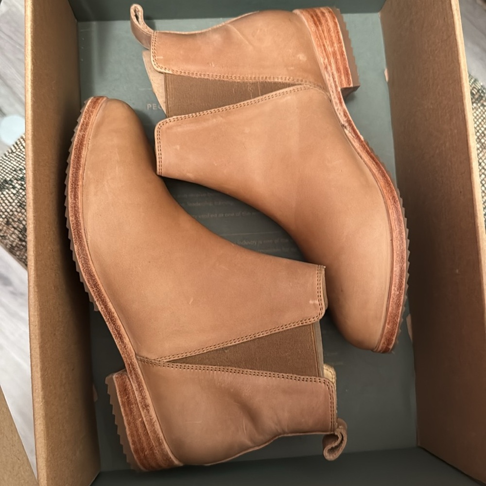 Nisolo Eva Everyday Chelsea Boot